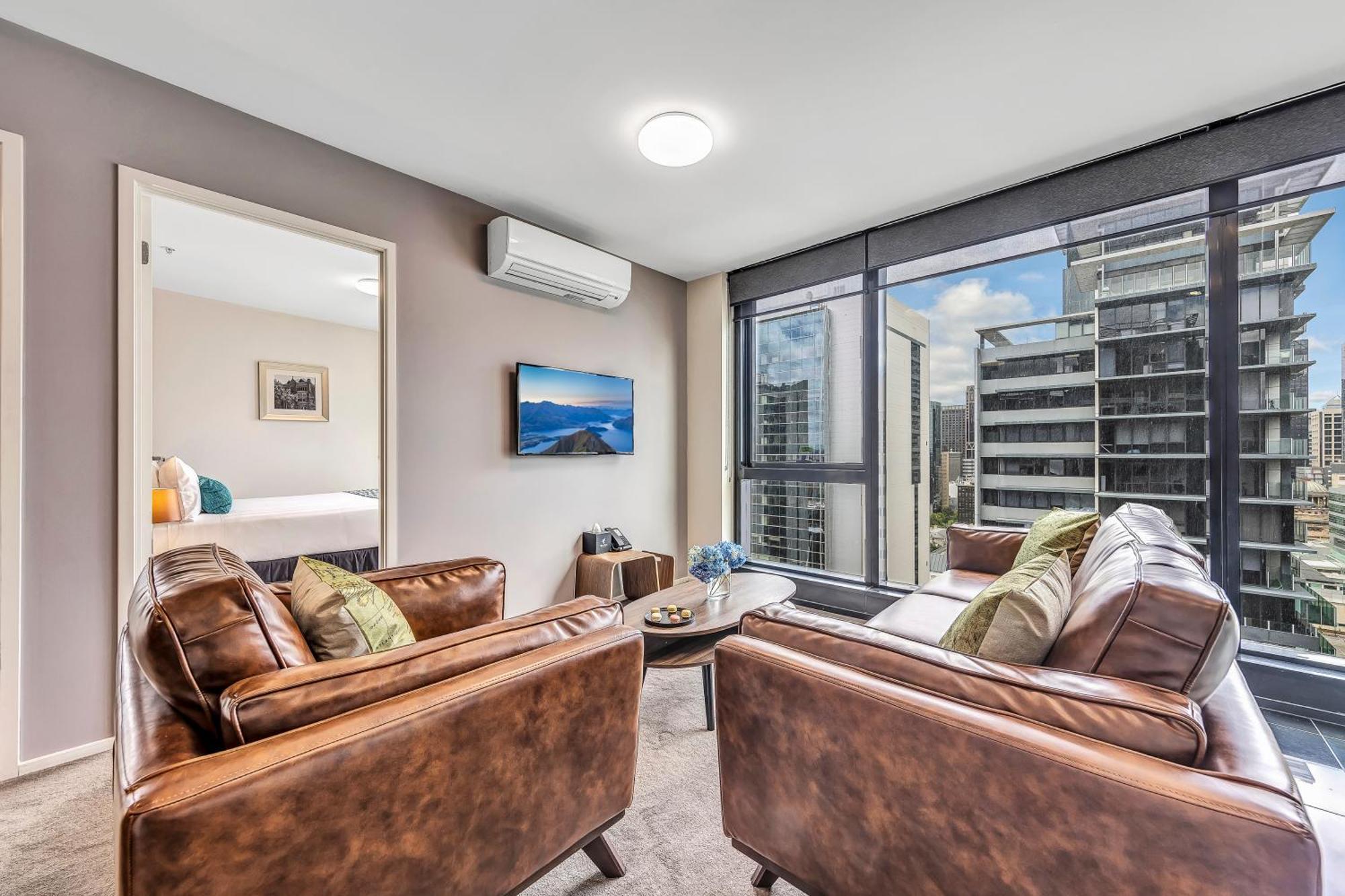 Executive One-Bedroom Apartment Study,1277289874:JPEG